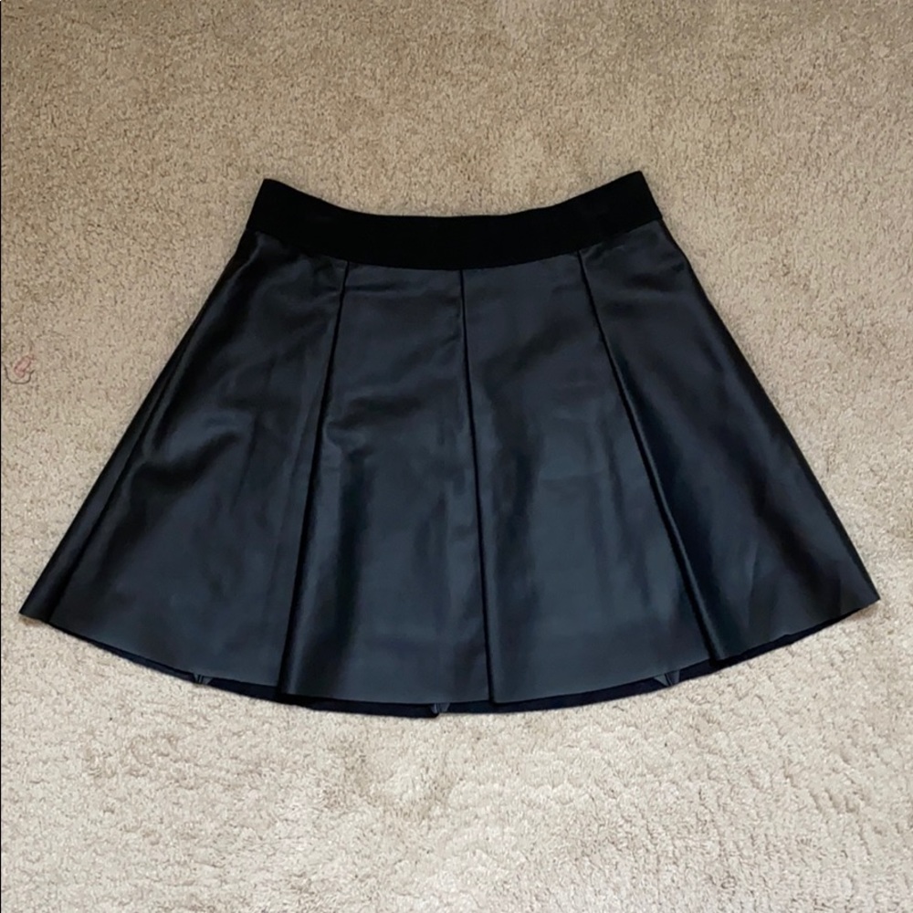 🤍 Black Faux Leather Mini Skirt 🤍